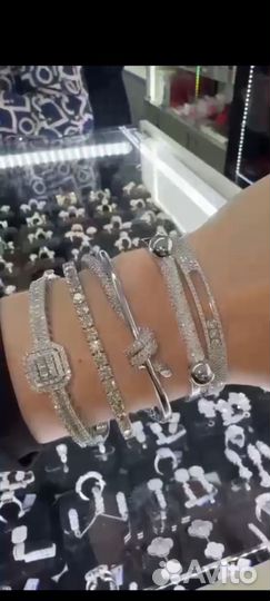 Золотой браслет с бриллиантами