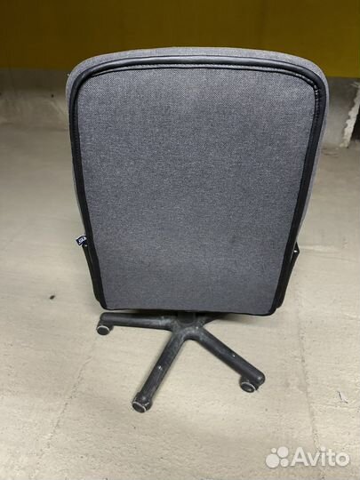 Офисное компьютерное кресло