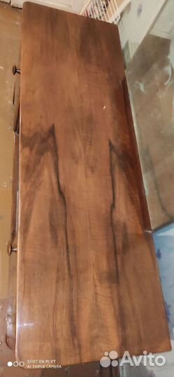 Длинная тумба с зеркалом