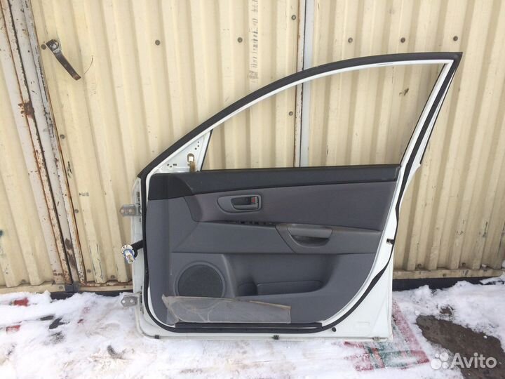Дверь передняя правая Mazda 3 BK хэтчбек