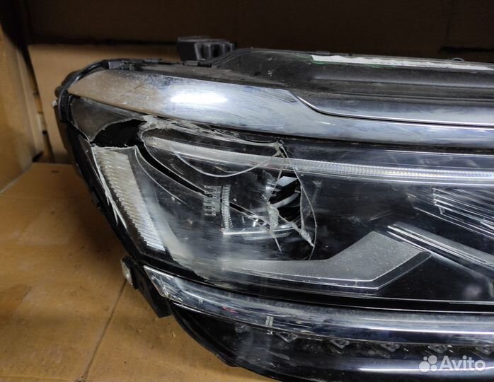 Фара битая правая LED Volkswagen Tiguan 2019