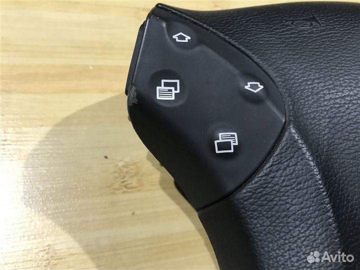 Подушка безопасности в руль Mercedes-Benz C-Class