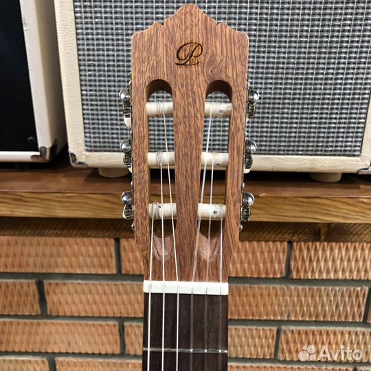 Классическая гитара Perez 600