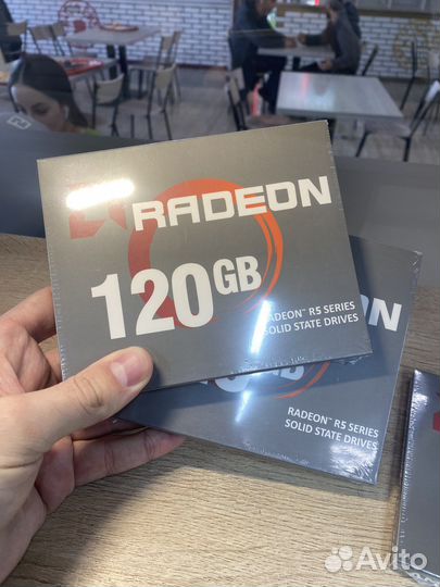 SSD Radeon. 128 GB