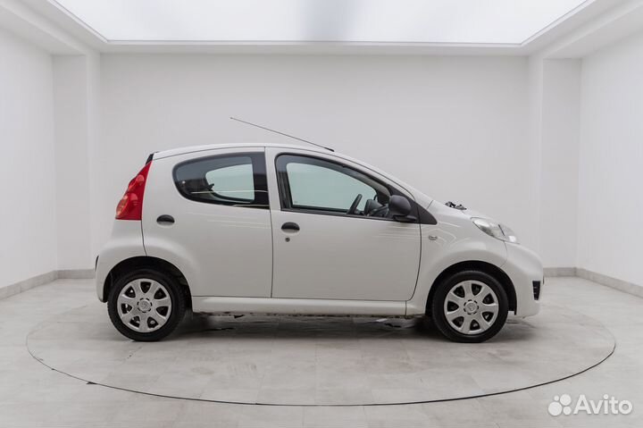 Peugeot 107 1.0 МТ, 2011, 220 639 км