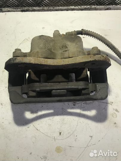 Суппорт передний правый Ssang Yong Rexton 1