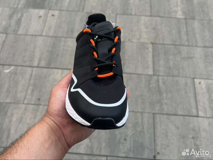Новые кроссовки Adidas