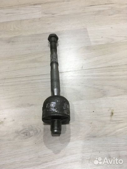 Тяга рулевая Nissan terrano D10