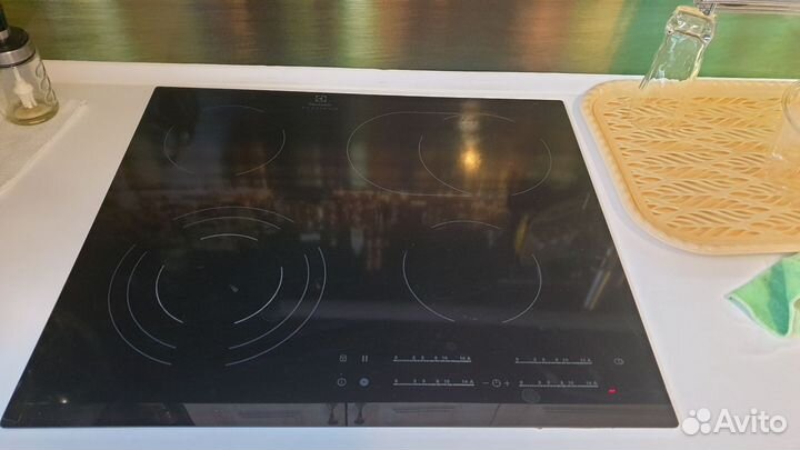 Электрическая встраиваемая варочная панель