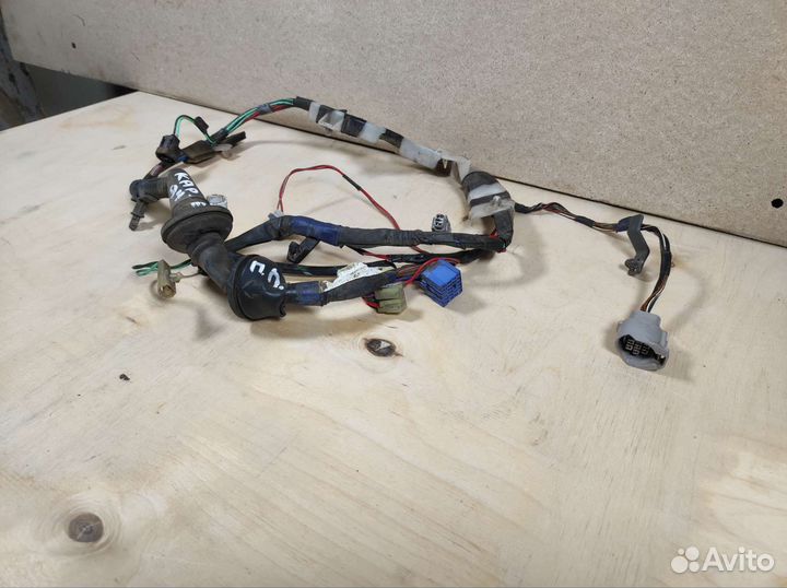 Проводка передней правой двери Toyota Carina E