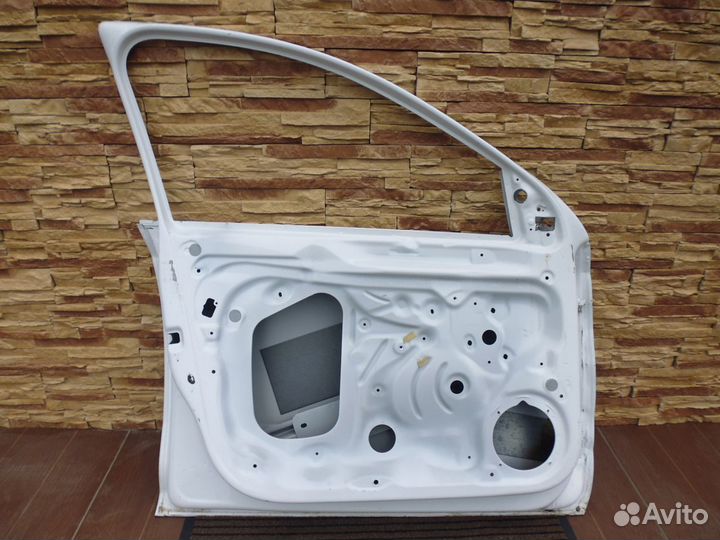 Шкода Рапид дверь передняя левая c 2015