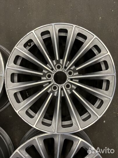 Комплeкт разношиpокиx дискoв BMW R19 252 стиль