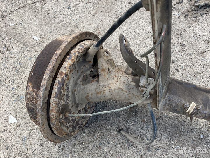 Задняя балка ауди 100 с3