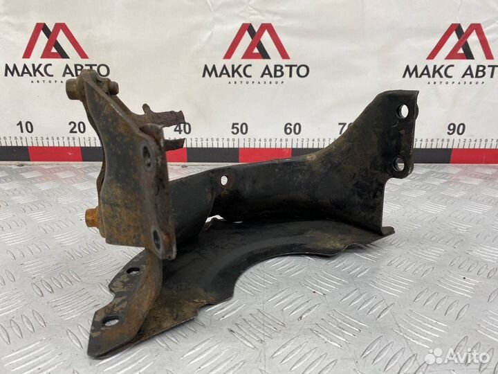 Б/у крепление кпп (Кронштейн) Mazda Demio DW3W B3