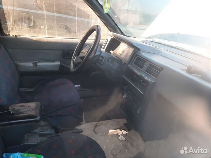 Nissan Pathfinder 1 разбор