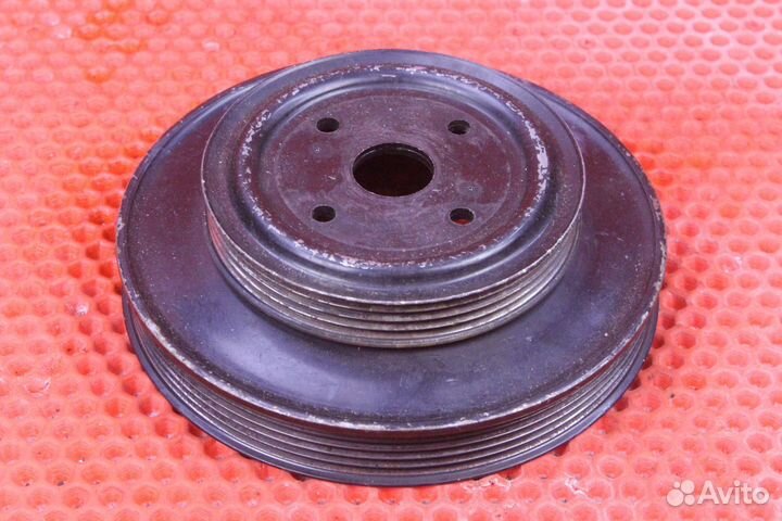 Шкив помпы Mitsubishi Pajero E-V25W 6G74 MD139368