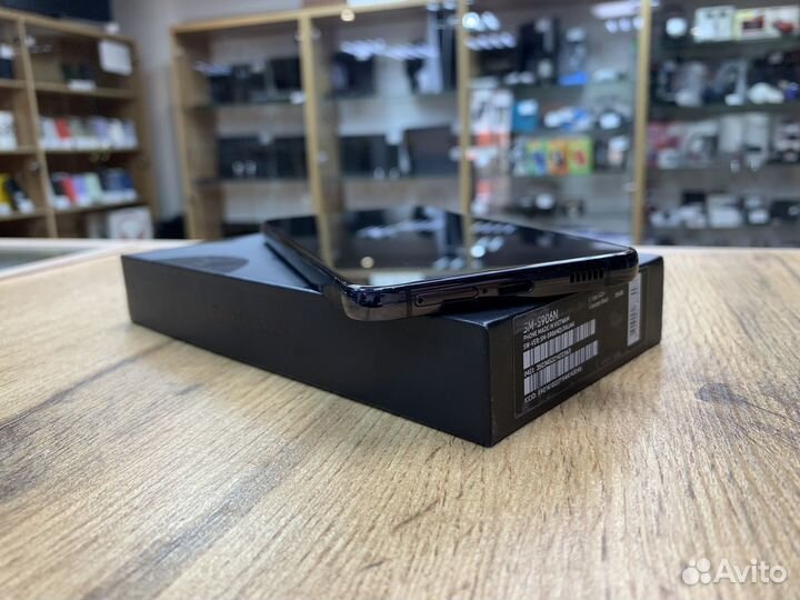 Samsung Galaxy S22+, 8/256 ГБ