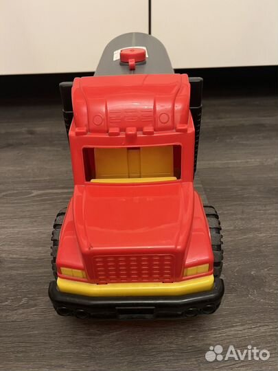 Бензовоз игрушечный