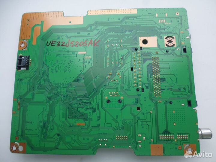 Майн BN41-02360B от Samsung UE32J5205AK