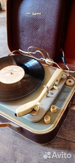 Проигрыватель винила