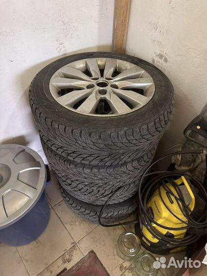 Nokian Tyres Hakkapeliitta R2 215/55 R17