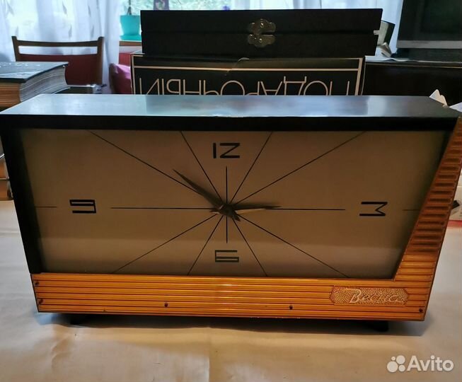 Часы механические весна СССР