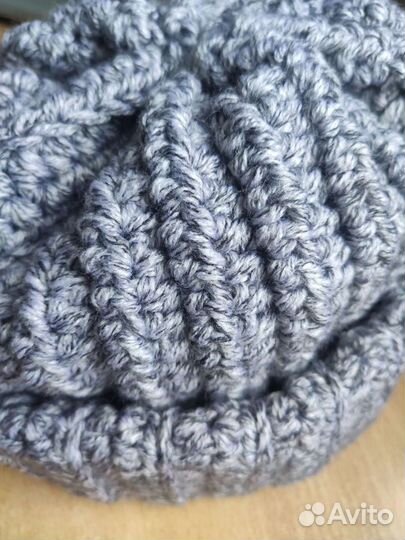 Шапка вязаная ручной работы