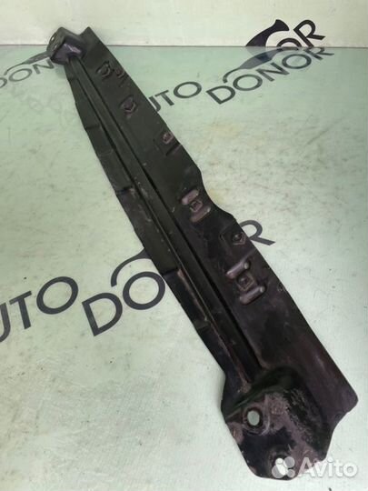 Планка радиатора Volkswagen Touareg 7L дорест