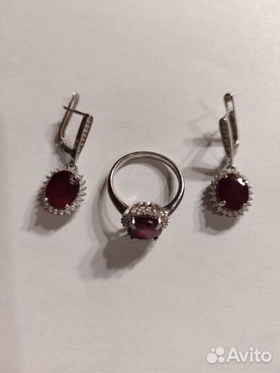 Серебряные серьги и кольцо
