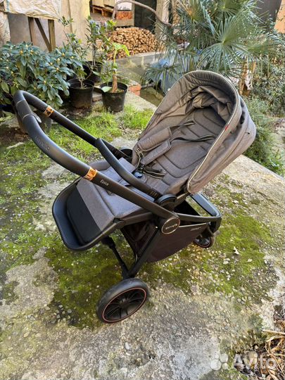 Коляска прогулочная Carrello Epica