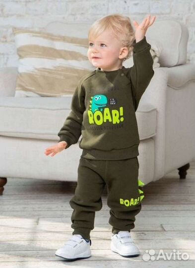 Костюм для мальчика новый 80