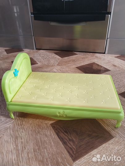 Детская кроватка для кукол