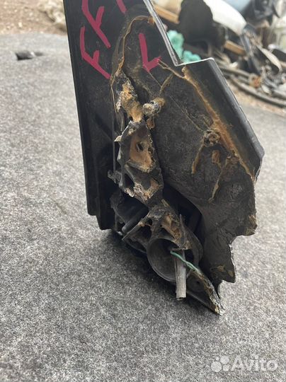 Зеркало левое Ford Focus 1 дефект крепления