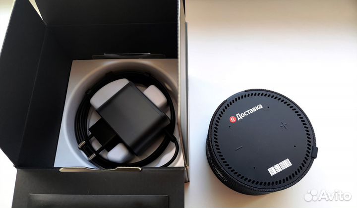 Умная колонка Новая Яндекс станция мини с часами