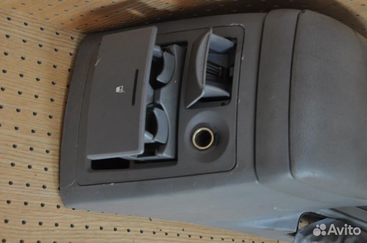 Подлокотник KIA sorento BL