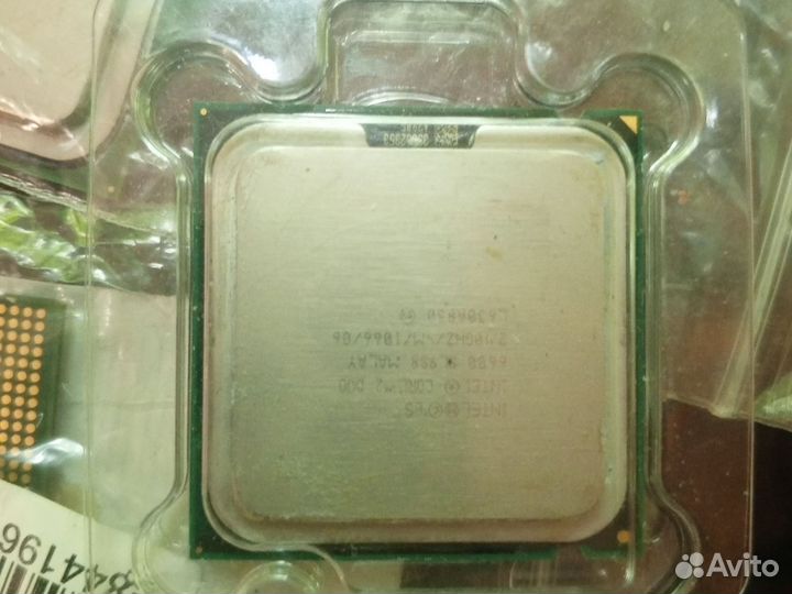 Материнская плата с процессором и памятью