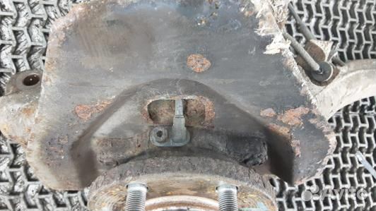 Ступица передняя левая nissan navara D40 (LEA26K90