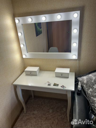 Туалетный столик