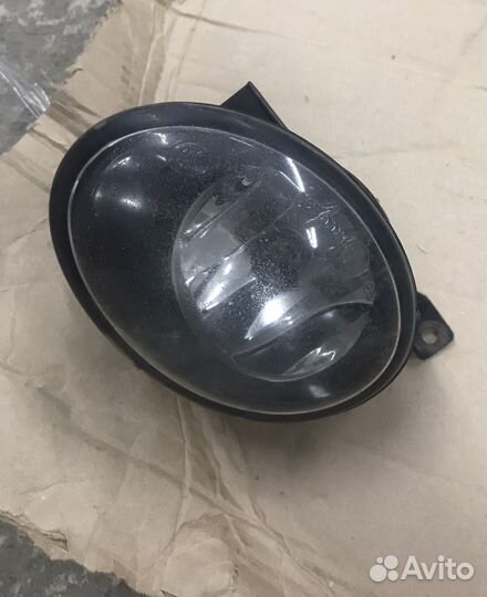 Фара противотуманная левая Golf 6