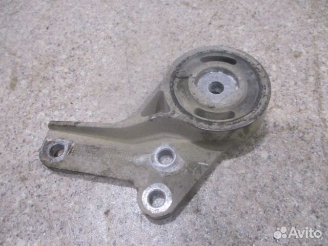 Кронштейн радиаторной группы правый Scania 1762624