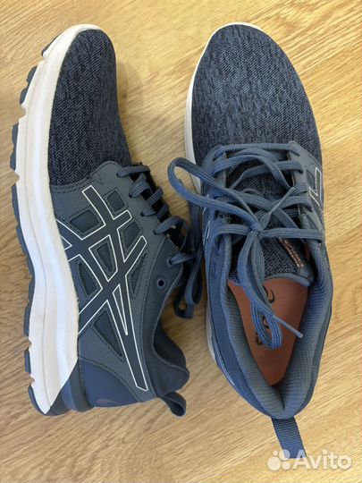 Кроссовки женские asics