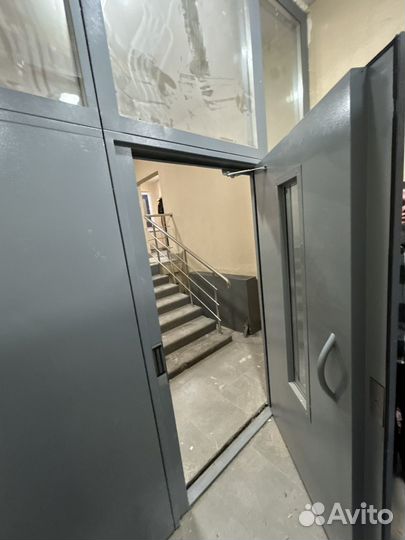 Дверь подъездная