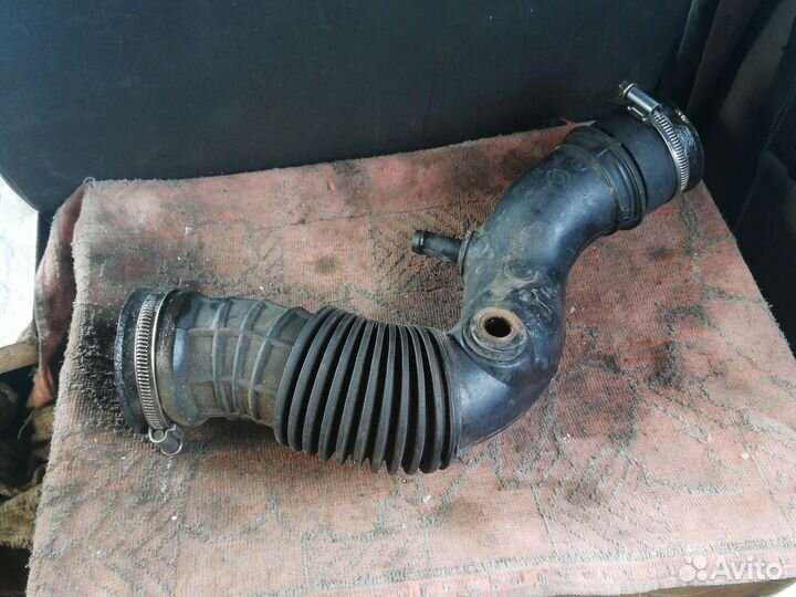 Патрубок воздушного фильтра Рено Меган 1