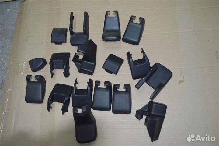 Накладка салазок сиденья Toyota Wish (zne10) 2003