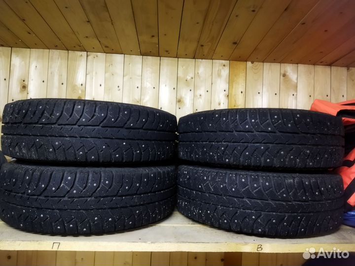 Bridgestone Ice Cruiser 7000S 185/70 R14
