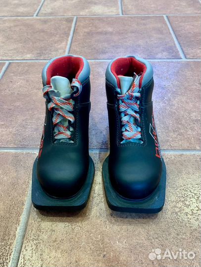 Детские лыжные ботинки Botas Arena NN75, 33р