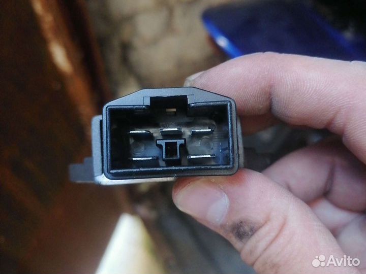 Реле зарядки, регулятор напряжения