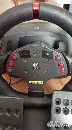 Игровой руль logitech momo racing 900