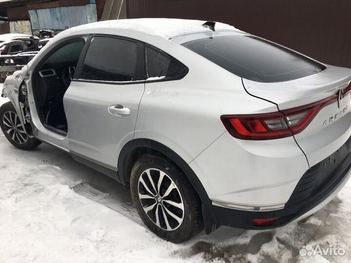 Кузов на запчасти Renault Arkana