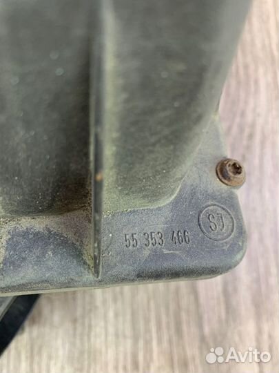 Корпус воздушного фильтра Opel Zafira B Z18XE